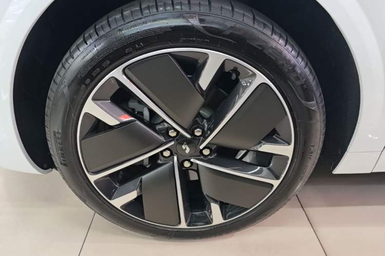 Used Li Auto L6 2025 Max Smart Refresh Edition Left Front Wheel Hub