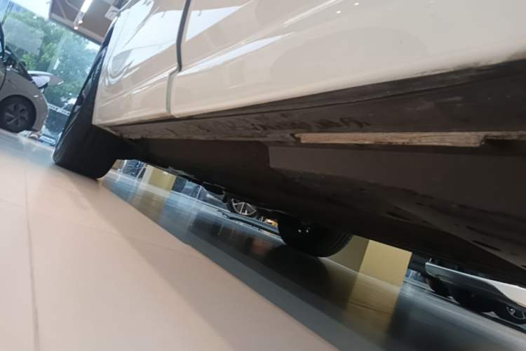 Used Li Auto L6 2025 Pro Smart Refresh Edition Left Side Sill