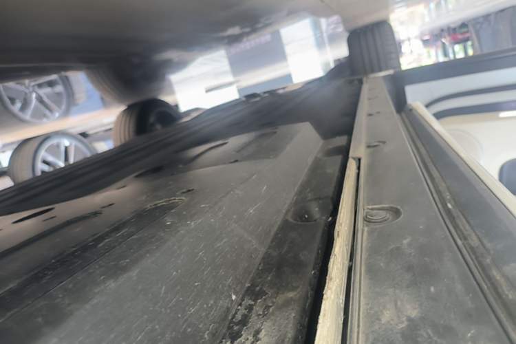 Used Li Auto L6 2025 Pro Smart Refresh Edition Left Side Sill