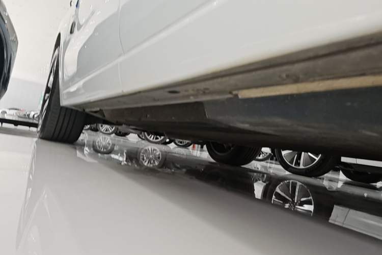 Used Li Auto L6 2025 Pro Smart Refresh Edition Left Side Sill