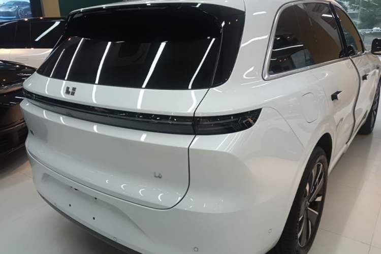 Used Li Auto L6 2025 Pro Smart Refresh Edition Rear Right 45 Deg