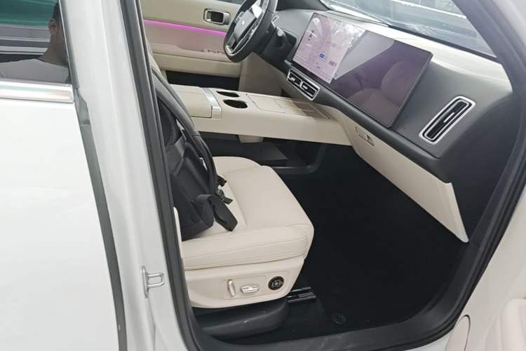 Used Li Auto L6 2025 Pro Smart Refresh Edition Right Front Seat