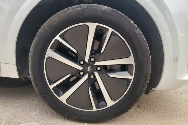 Used Li Auto L6 2025 Pro Smart Refresh Edition Right Front Wheel Hub