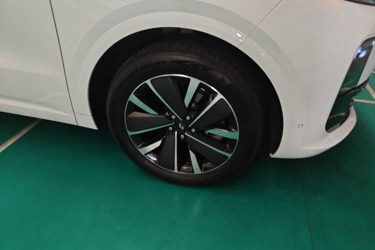 Used Li Auto L6 2025 Pro Smart Refresh Edition Right Front Wheel Hub