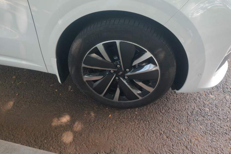 Used Li Auto L6 2025 Max Smart Refresh Edition Right Front Wheel Hub