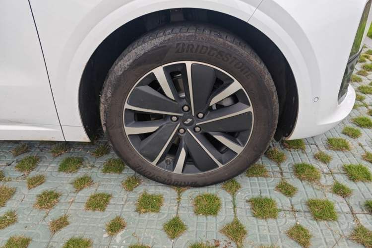 Used Li Auto L6 2025 Pro Smart Refresh Edition Right Front Wheel Hub