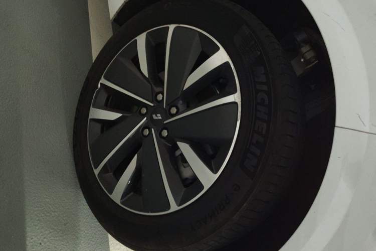 Used Li Auto L6 2025 Max Smart Refresh Edition Right Front Wheel Hub