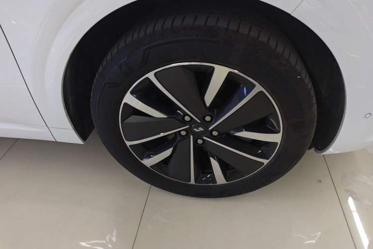 Used Li Auto L6 2025 Pro Smart Refresh Edition Right Front Wheel Hub