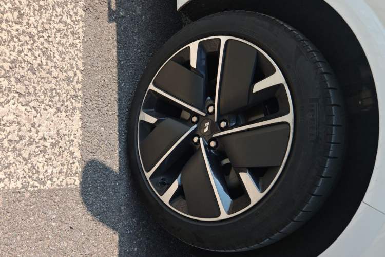 Used Li Auto L6 2025 Pro Smart Refresh Edition Right Front Wheel Hub