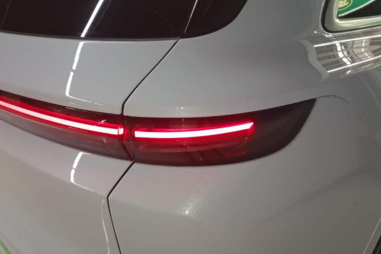 Used Li Auto L6 2025 Pro Smart Refresh Edition Right Rear Taillight