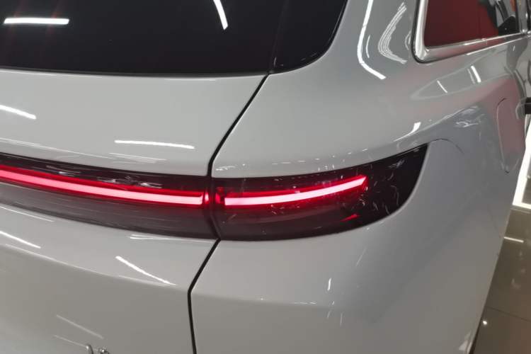 Used Li Auto L6 2025 Pro Smart Refresh Edition Right Rear Taillight