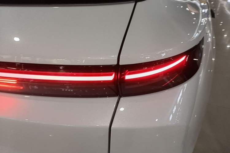 Used Li Auto L6 2025 Pro Smart Refresh Edition Right Rear Taillight
