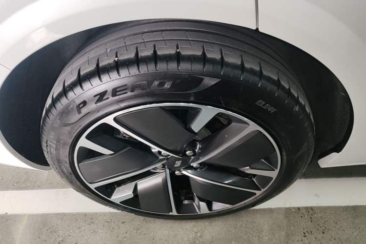Used Li Auto L6 2025 Pro Smart Refresh Edition Right Rear Wheel Hub