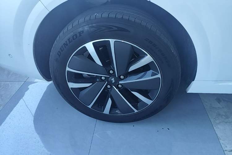 Used Li Auto L6 2025 Pro Smart Refresh Edition Right Rear Wheel Hub