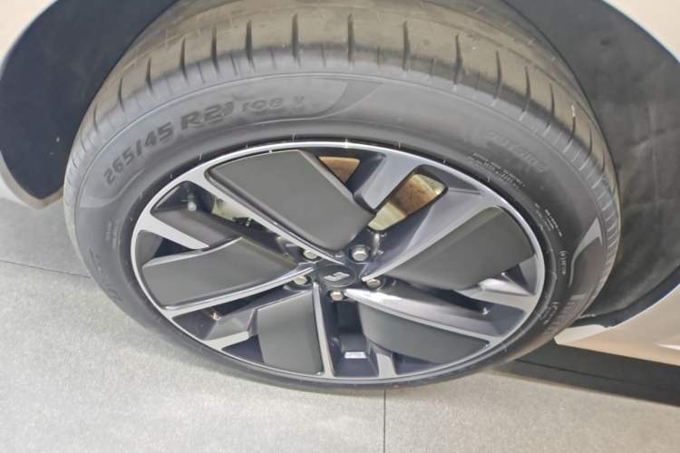 Used Li Auto L6 2025 Max Smart Refresh Edition Right Rear Wheel Hub
