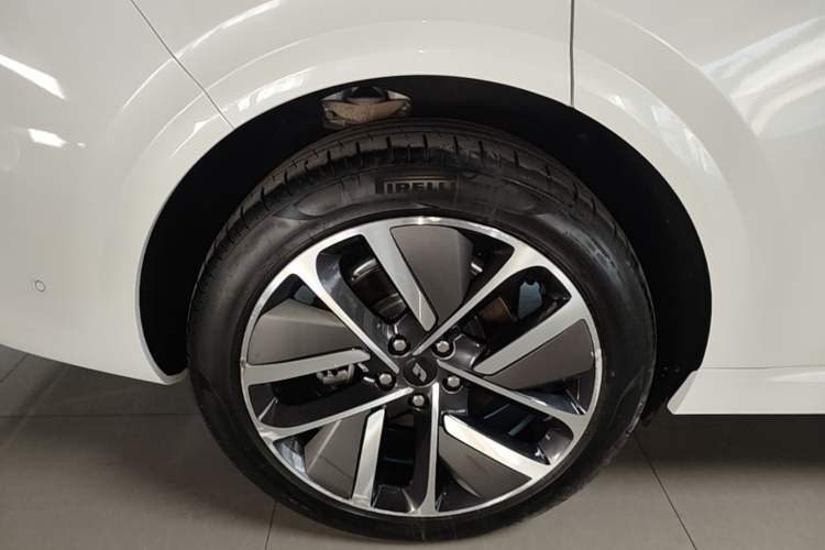 Used Li Auto L6 2025 Max Smart Refresh Edition Right Rear Wheel Hub