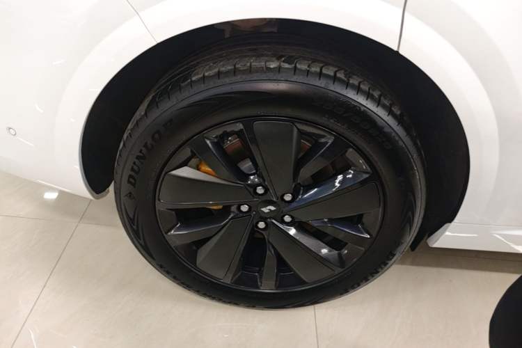 Used Li Auto L6 2025 Pro Smart Refresh Edition Right Rear Wheel Hub
