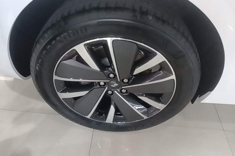 Used Li Auto L6 2025 Pro Smart Refresh Edition Right Rear Wheel Hub