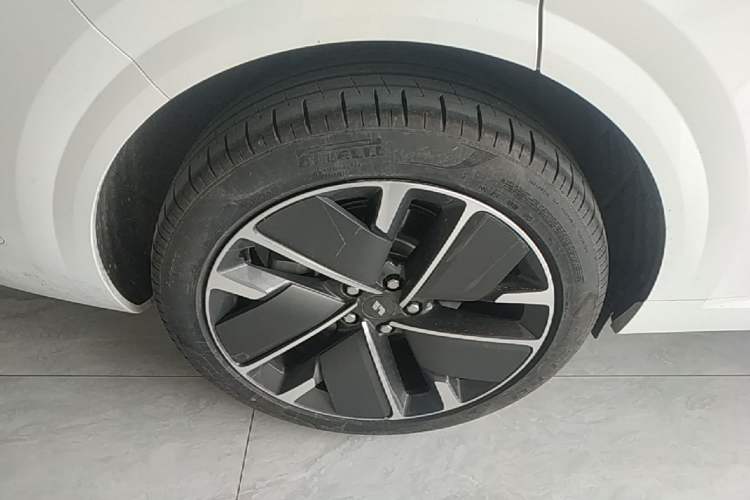 Used Li Auto L6 2025 Pro Smart Refresh Edition Right Rear Wheel Hub