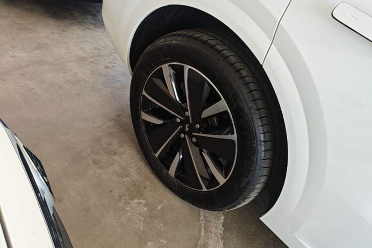 Used Li Auto L6 2025 Pro Smart Refresh Edition Right Rear Wheel Hub