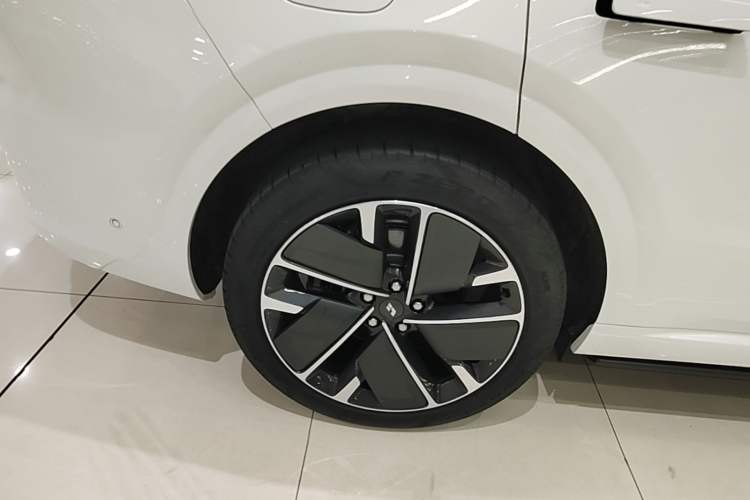 Used Li Auto L6 2025 Max Smart Refresh Edition Right Rear Wheel Hub
