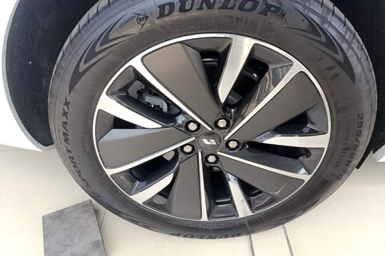 Used Li Auto L6 2025 Pro Smart Refresh Edition Right Rear Wheel Hub