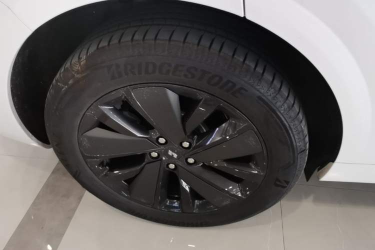 Used Li Auto L6 2025 Pro Smart Refresh Edition Right Rear Wheel Hub