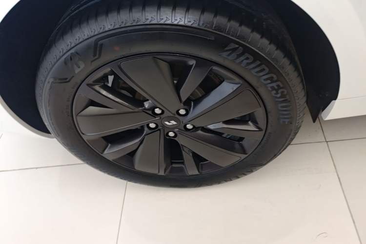 Used Li Auto L6 2025 Pro Smart Refresh Edition Right Rear Wheel Hub