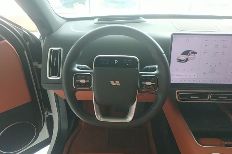 Used Li Auto L6 2025 Pro Smart Refresh Edition Steering Wheel