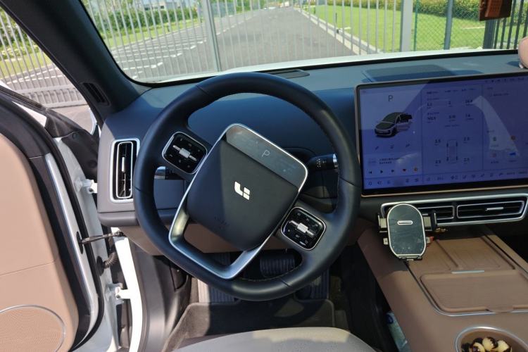 Used Li Auto L6 2025 Pro Smart Refresh Edition Steering Wheel