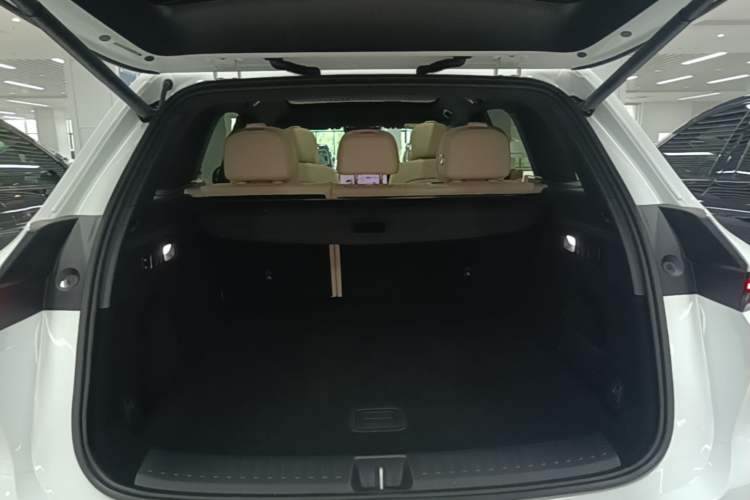 Used Li Auto L6 2025 Max Smart Refresh Edition Trunk
