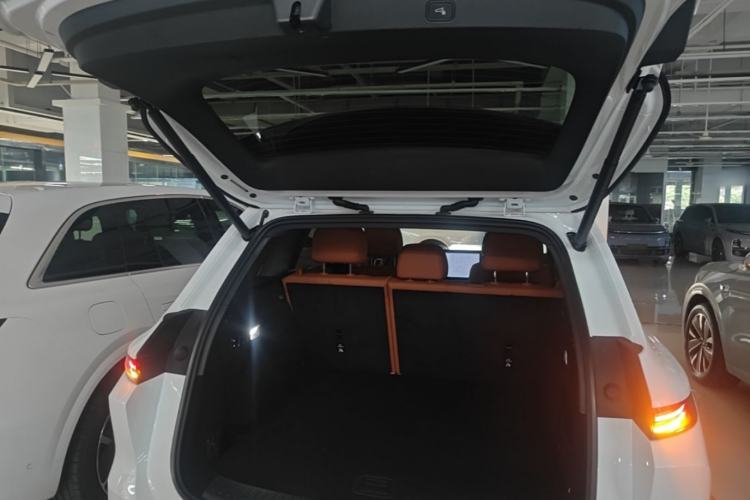 Used Li Auto L6 2025 Pro Smart Refresh Edition Trunk