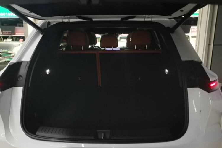 Used Li Auto L6 2025 Pro Smart Refresh Edition Trunk