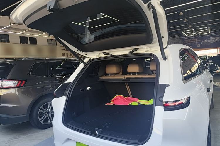 Used Li Auto L6 2025 Pro Smart Refresh Edition Trunk