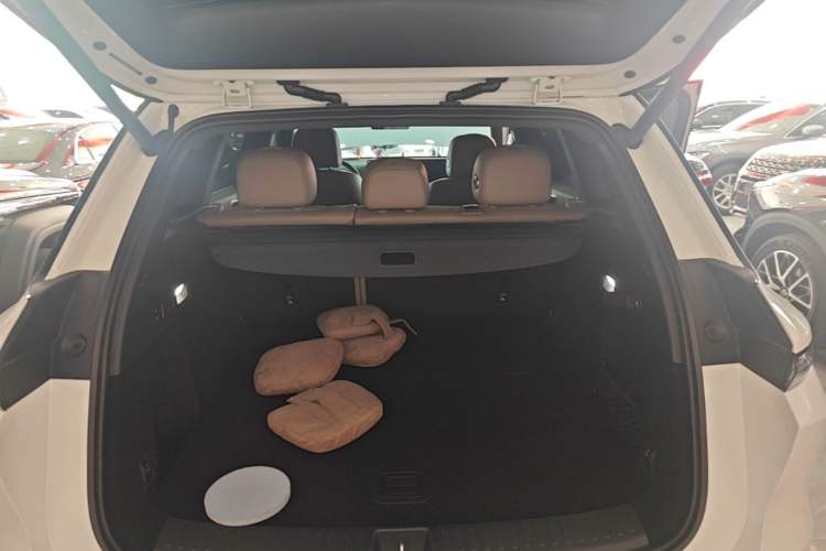 Used Li Auto L6 2025 Max Smart Refresh Edition Trunk