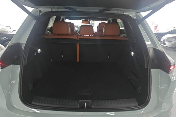 Used Li Auto L6 2025 Pro Smart Refresh Edition Trunk