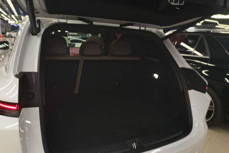 Used Li Auto L6 2025 Pro Smart Refresh Edition Trunk