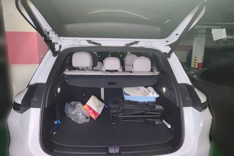 Used Li Auto L6 2025 Max Smart Refresh Edition Trunk