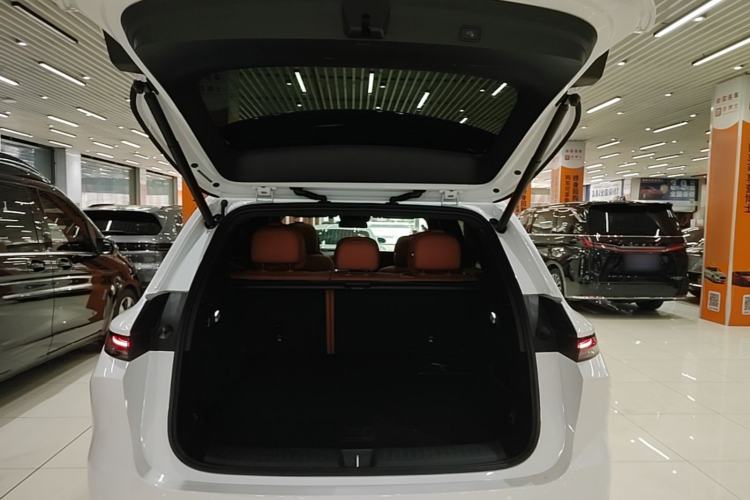 Used Li Auto L6 2025 Max Smart Refresh Edition Trunk