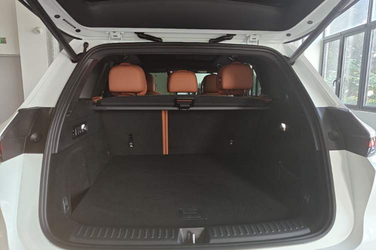 Used Li Auto L6 2025 Pro Smart Refresh Edition Trunk