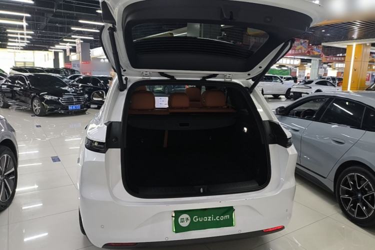 Used Li Auto L6 2025 Pro Smart Refresh Edition Trunk