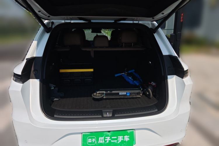 Used Li Auto L6 2025 Pro Smart Refresh Edition Trunk