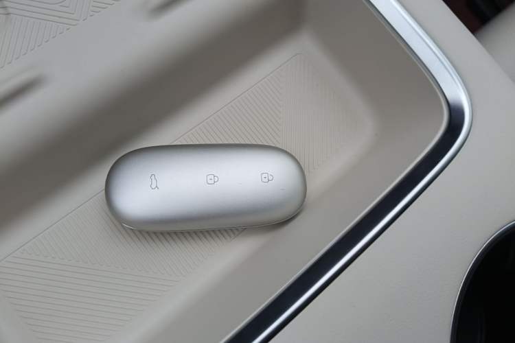 Used Li Auto L6 2025 Max Smart Refresh Edition Vehicle Key