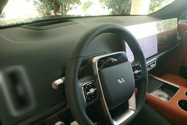 Used Li Auto L7 2023 Pro Model Center Console