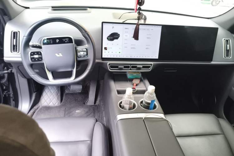 Used Li Auto L7 2023 Pro Model Center Console