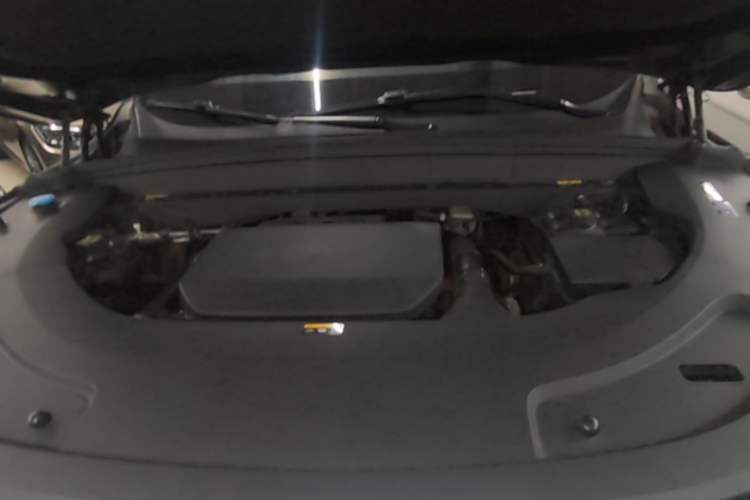 Used Li Auto L7 2023 Pro Model Engine Bay