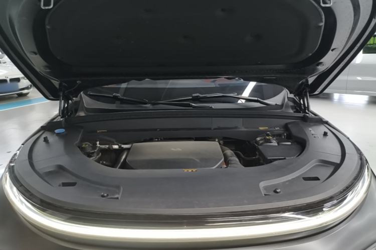 Used Li Auto L7 2023 Pro Model Engine Bay