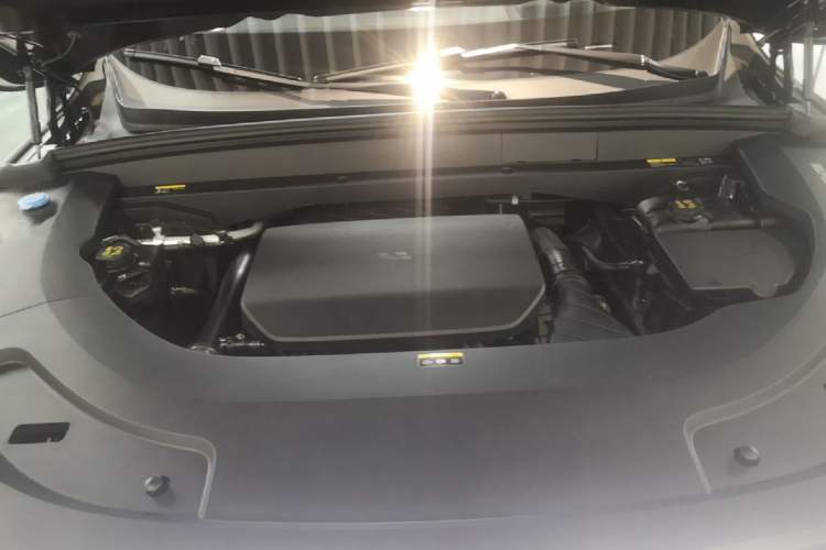 Used Li Auto L7 2023 Pro Model Engine Bay