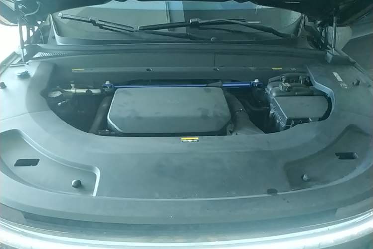 Used Li Auto L7 2023 Pro Model Engine Bay