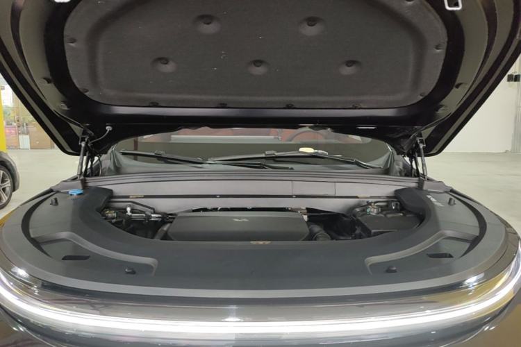 Used Li Auto L7 2023 Pro Model Engine Bay